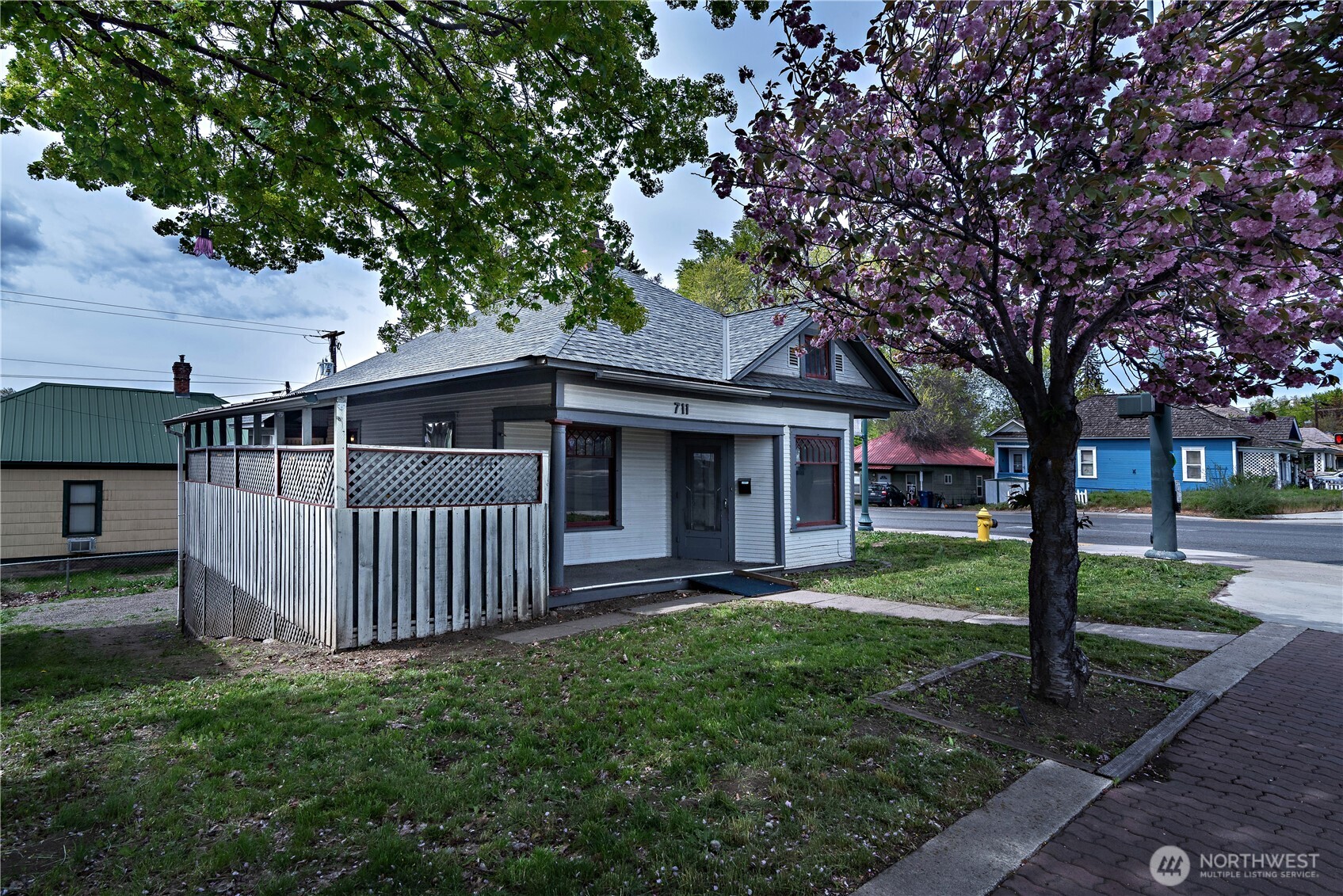 711 N Water Street Property Photo 2