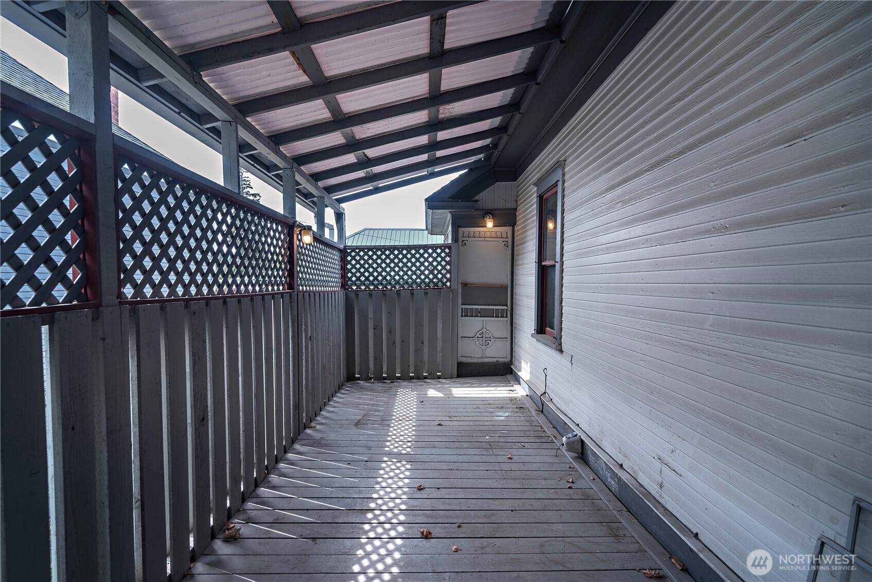 711 N Water Street Property Photo 6