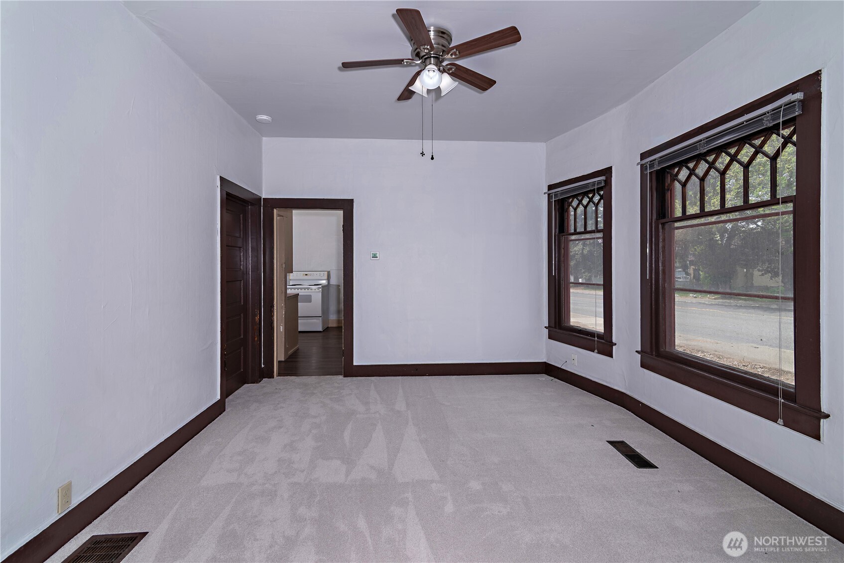 711 N Water Street Property Photo 10