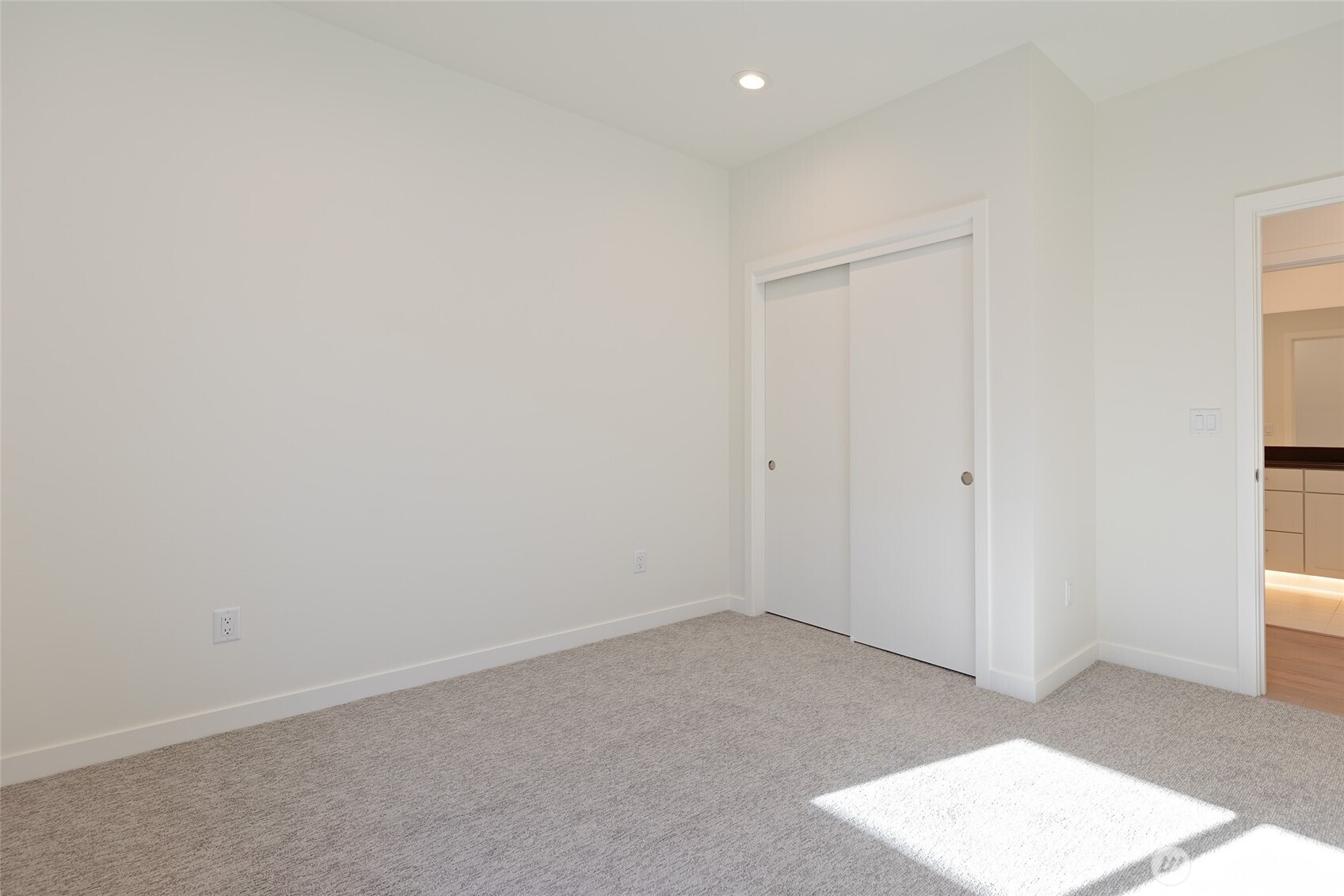 106 E Chinook Road Property Photo 17