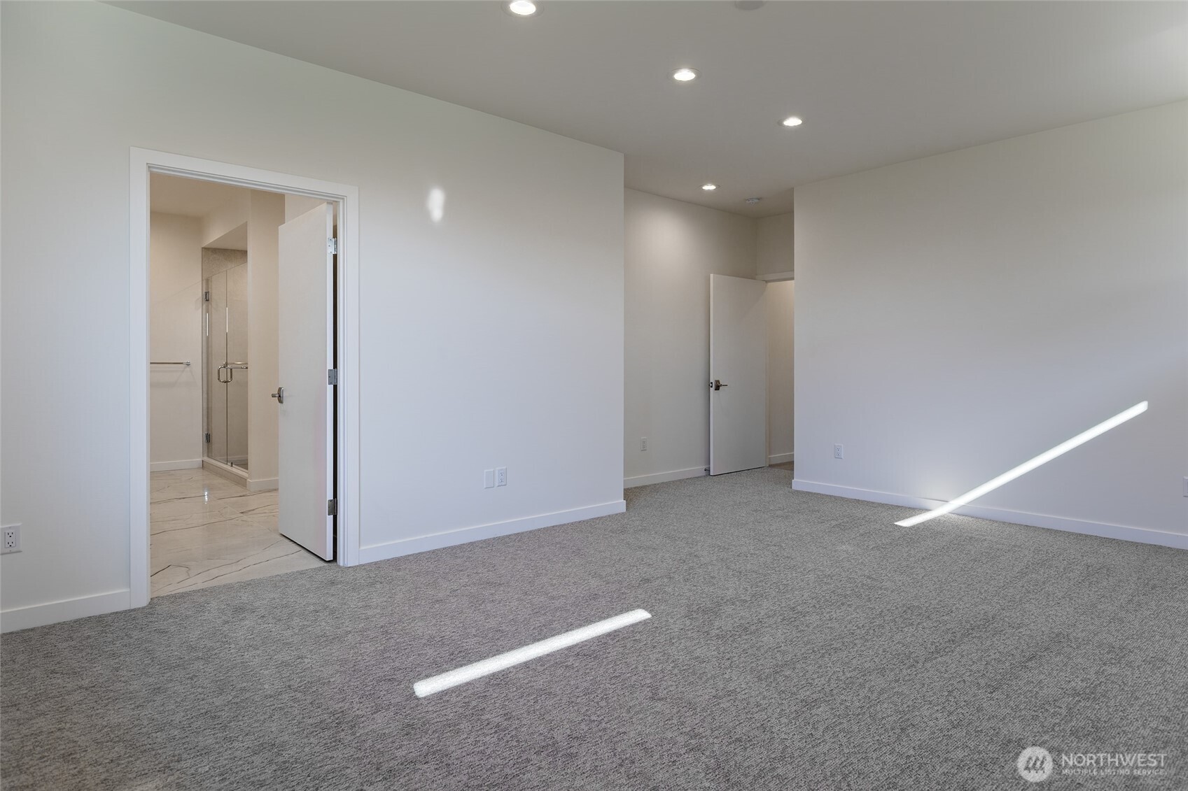 106 E Chinook Road Property Photo 23
