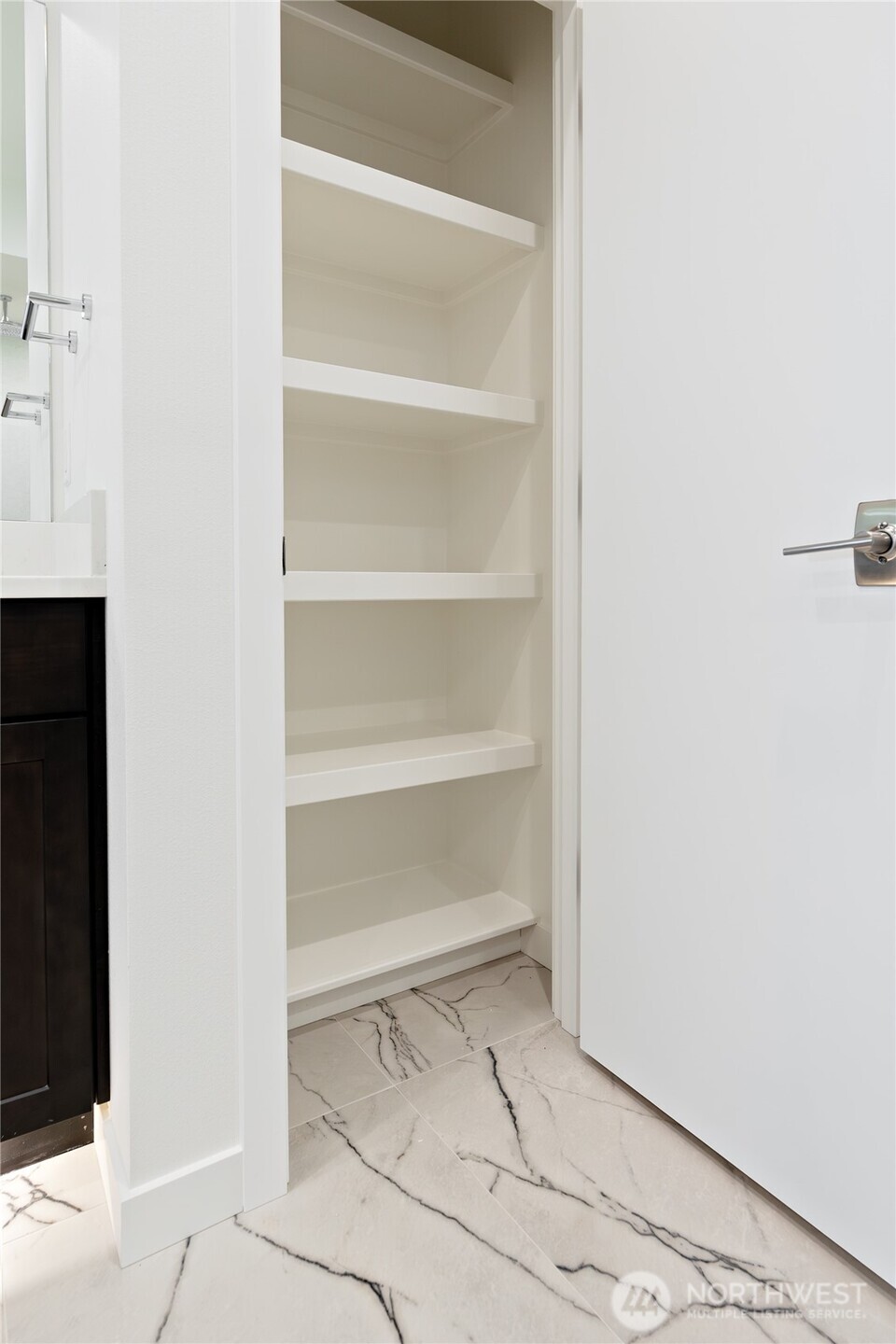 106 E Chinook Road Property Photo 27