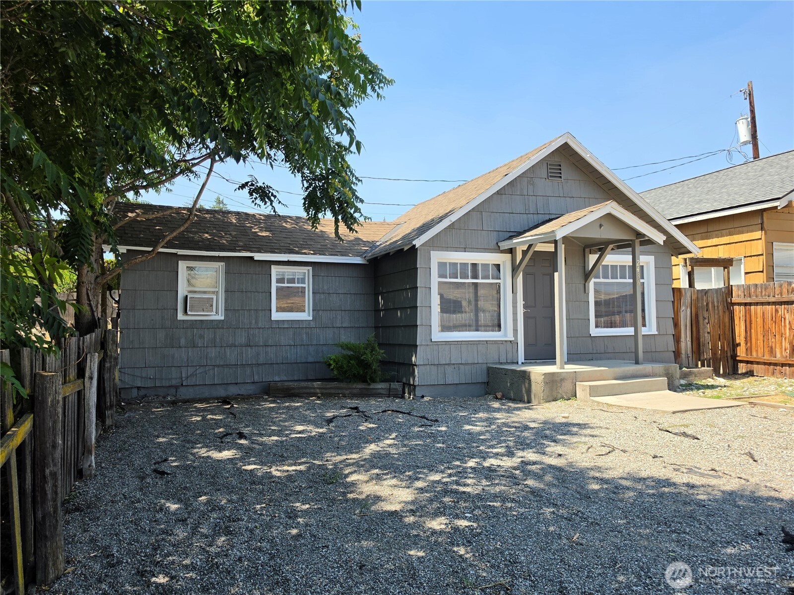2436 Chatham Hill Drive Property Photo 1