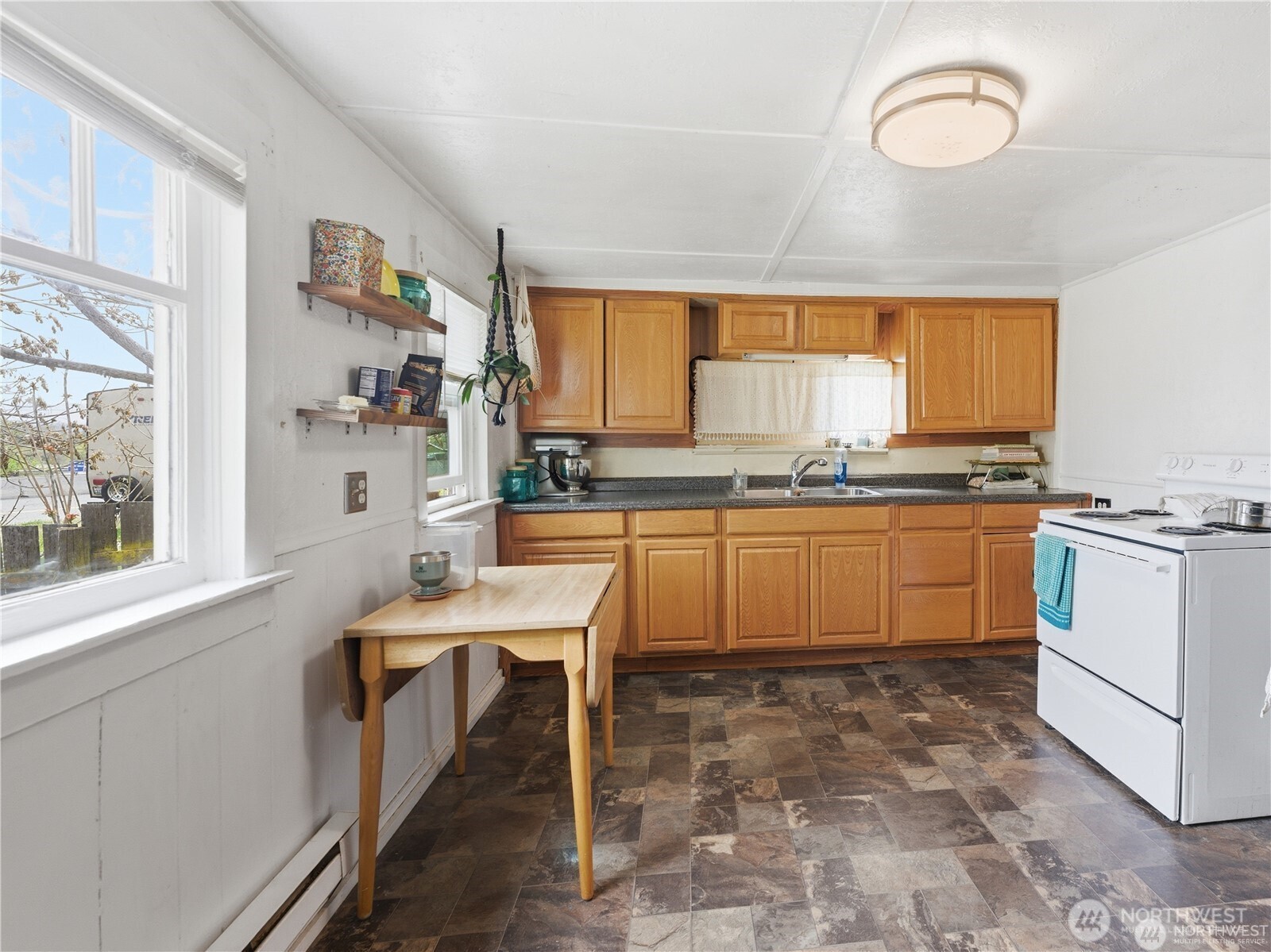 2436 Chatham Hill Drive Property Photo 13