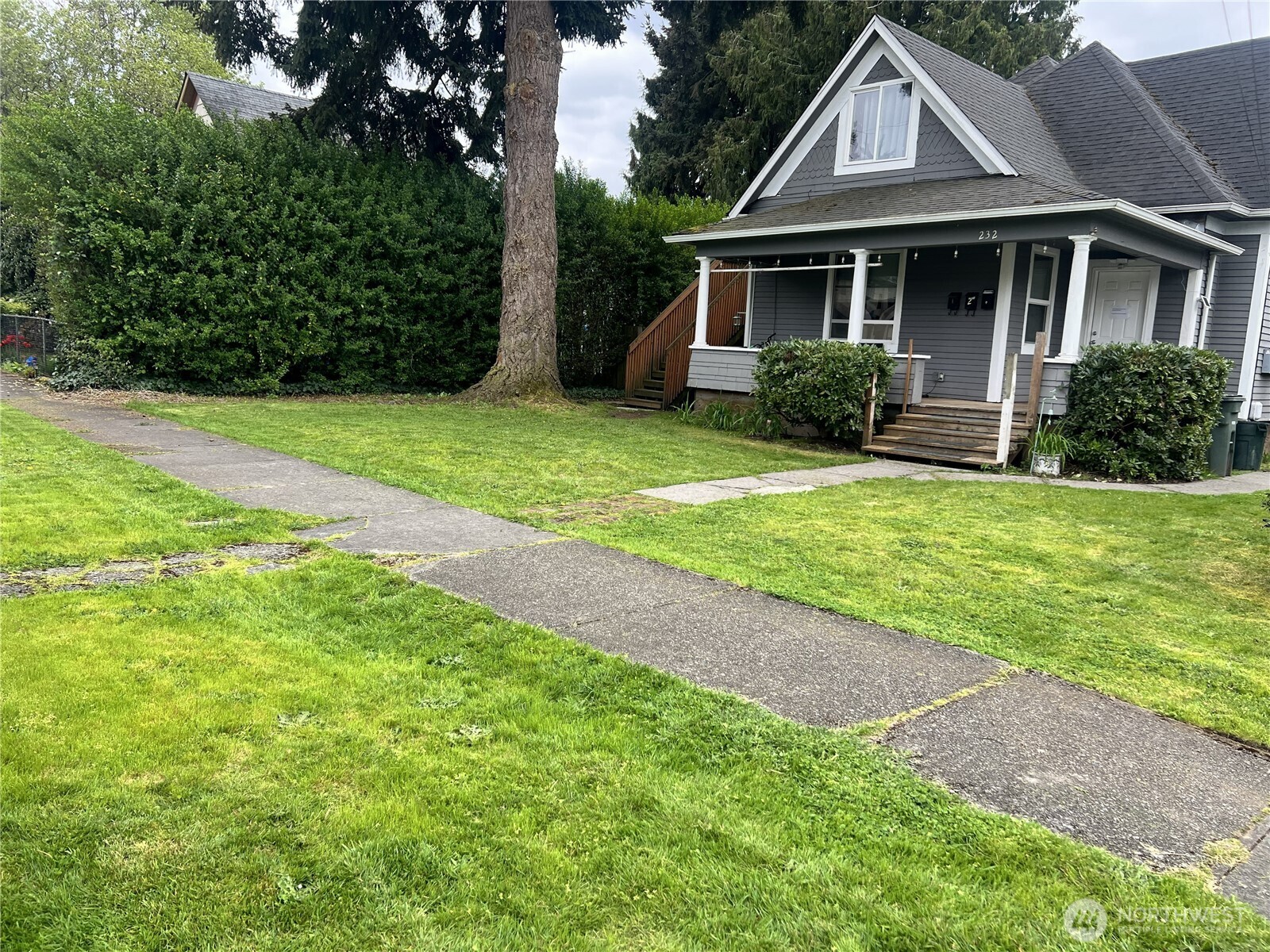 232 4th Avenue Property Photo 2
