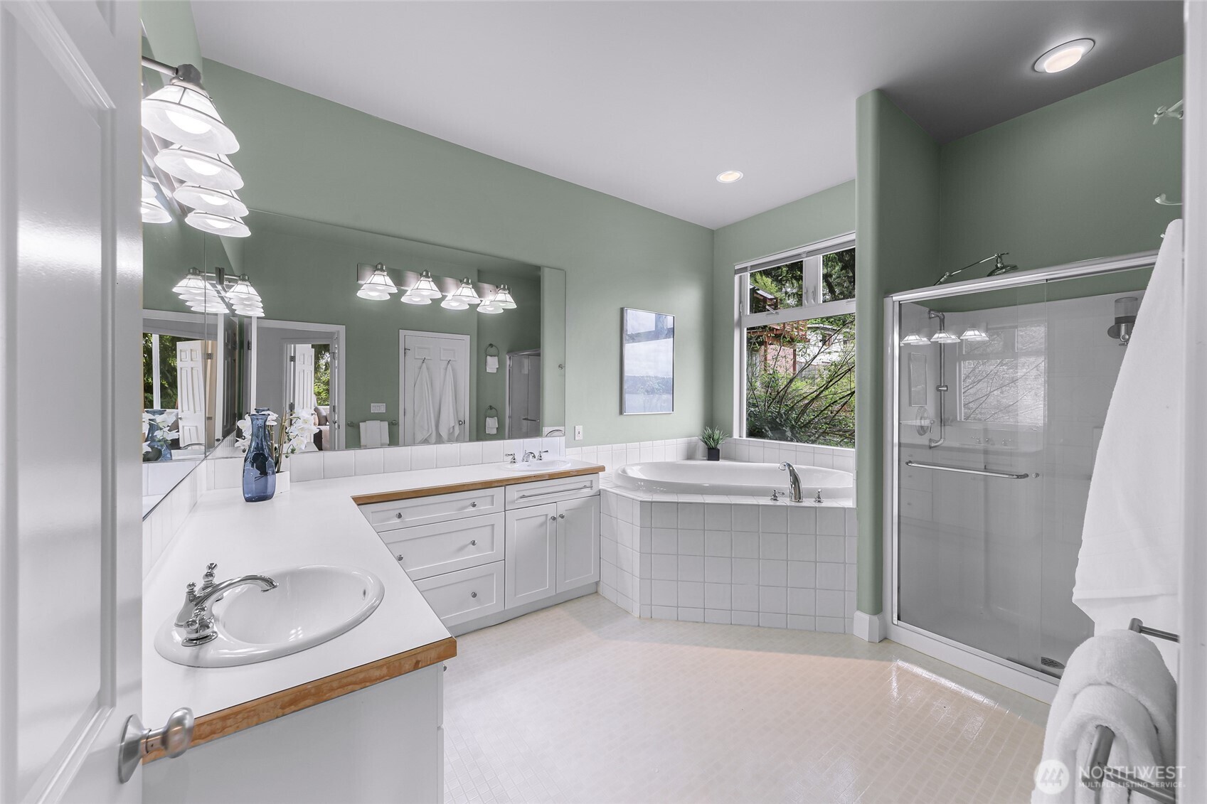 1120 W Lake Sammamish Parkway Property Photo 23