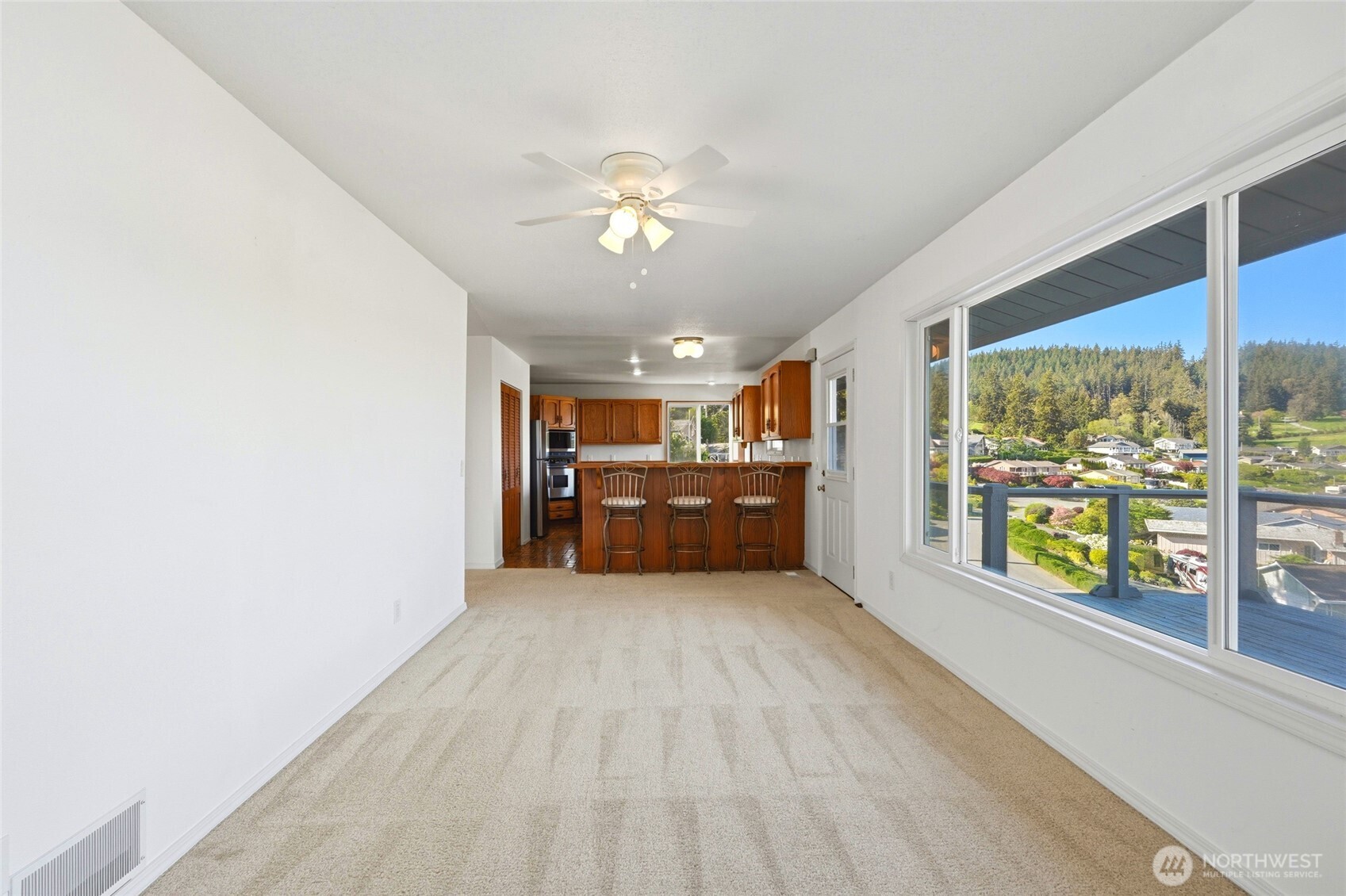 2198 Aurora Court Property Photo 8