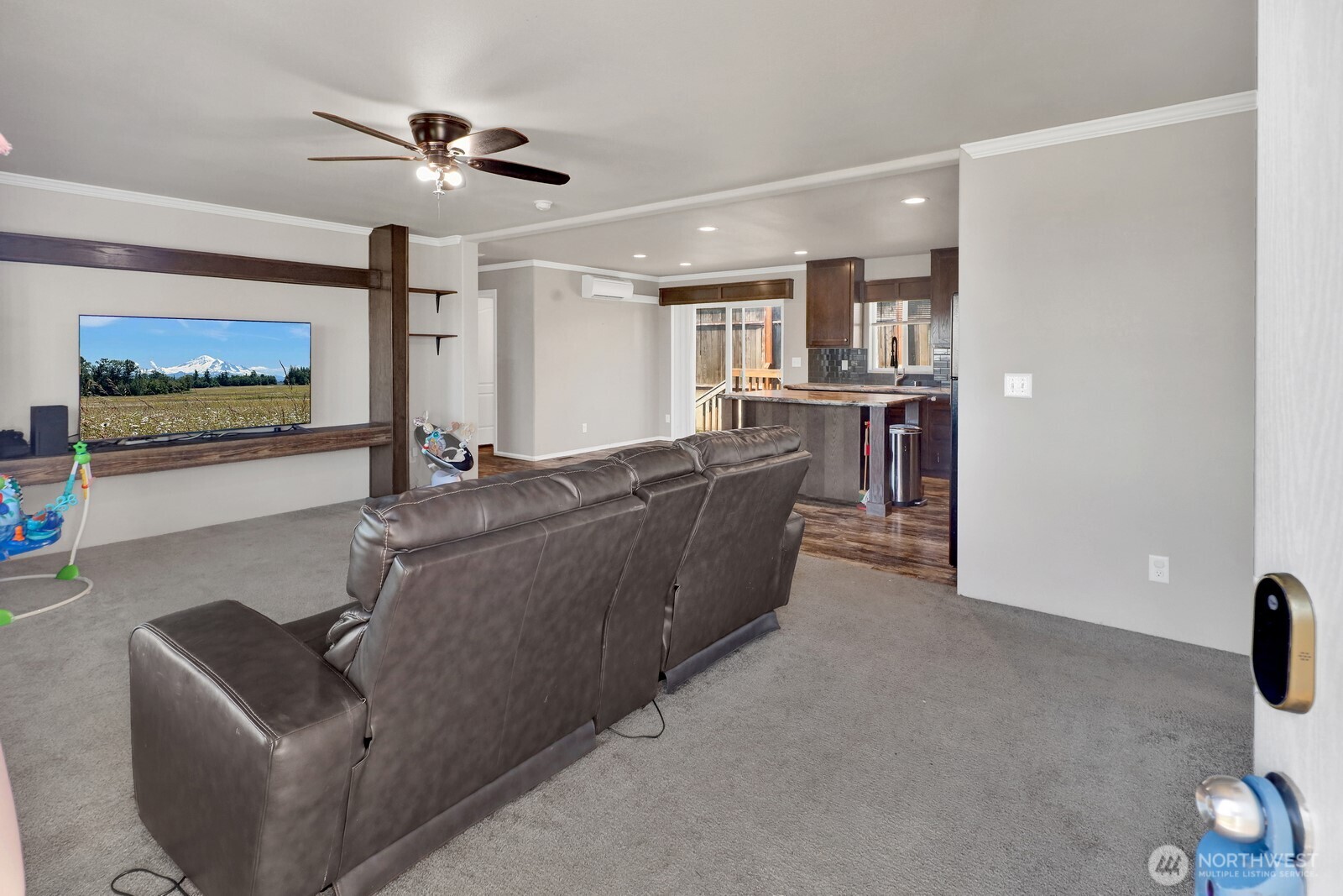 8483 Alder Way Property Photo 2