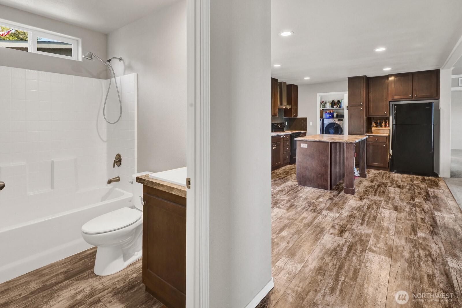 8483 Alder Way Property Photo 10