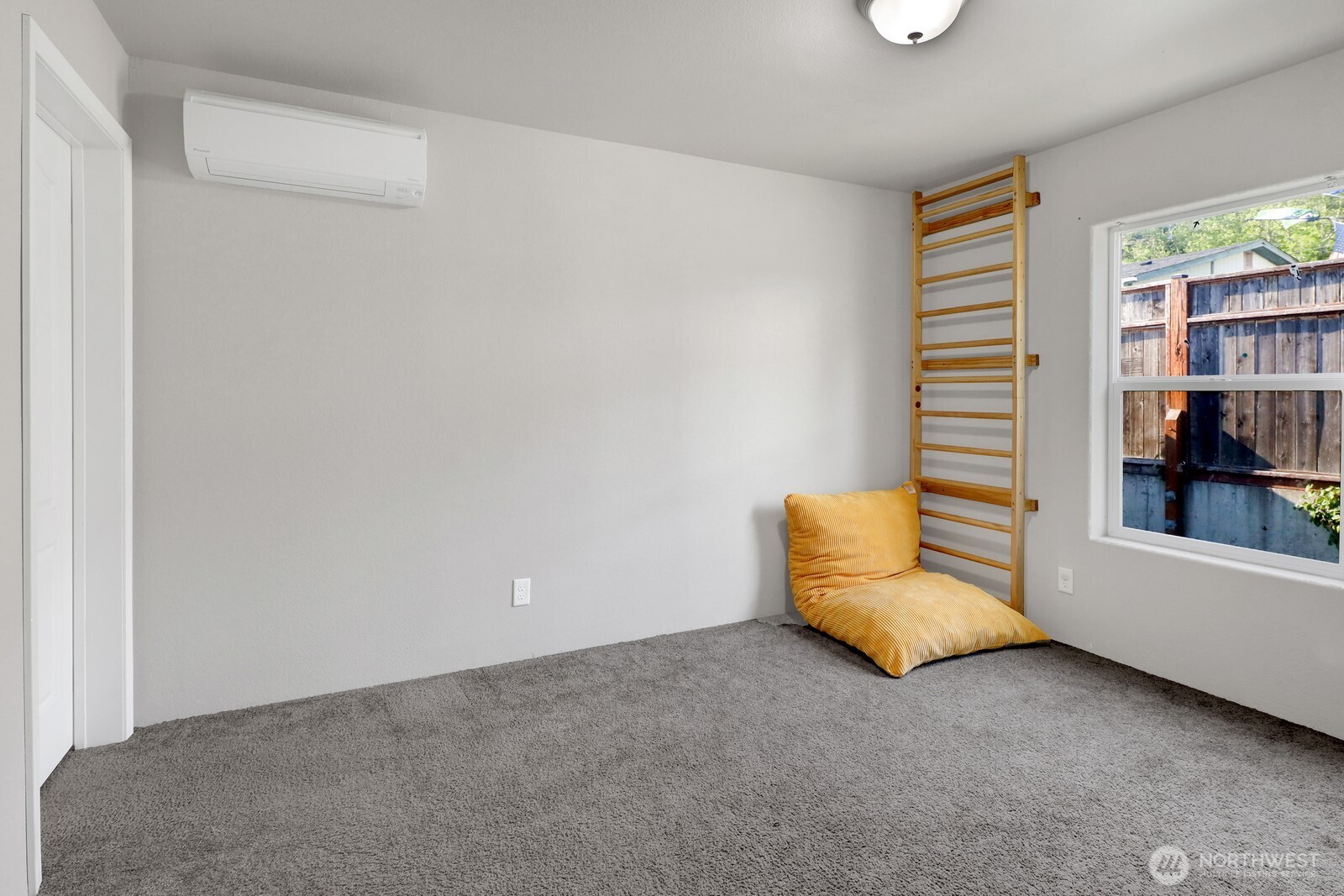 8483 Alder Way Property Photo 11
