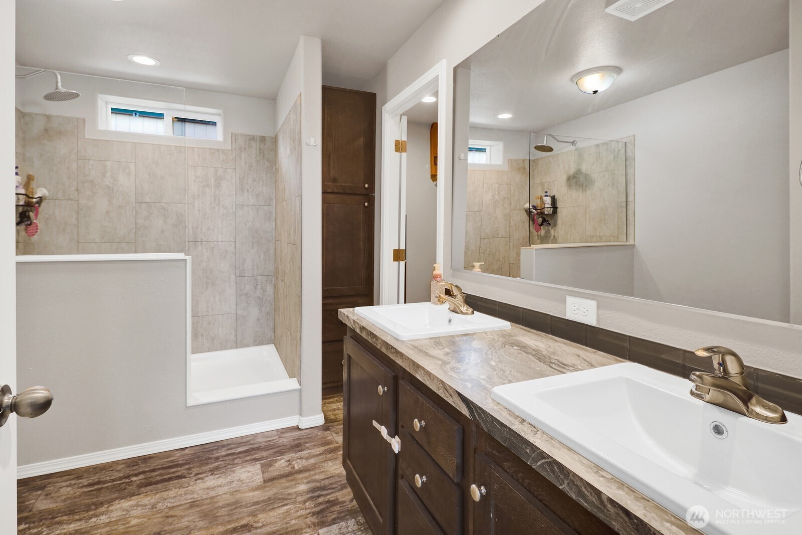 8483 Alder Way Property Photo 14