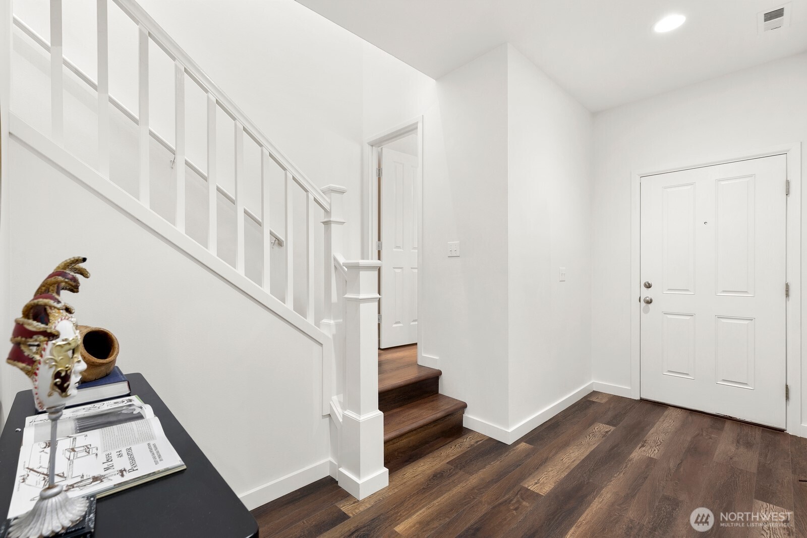 3131 Dunhill Lane Property Photo 4