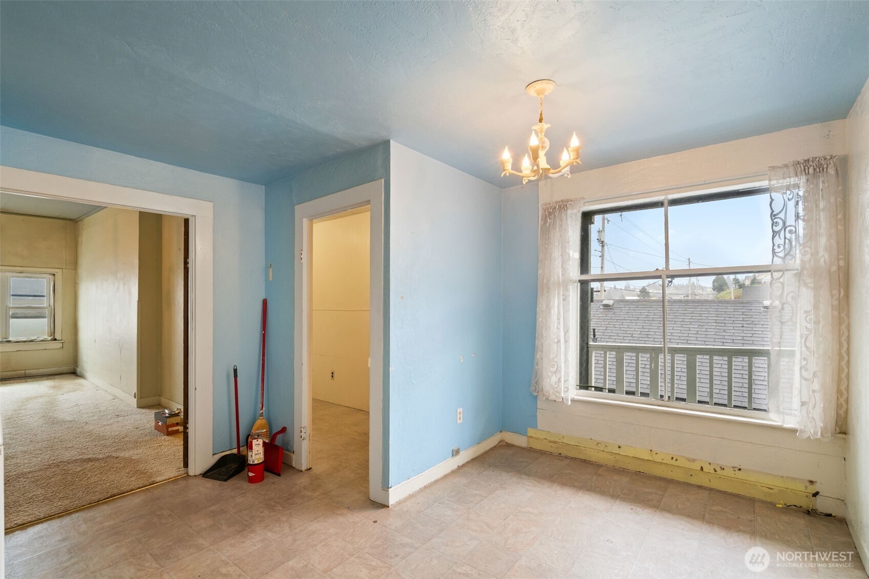 608 W Robert Bush Drive Property Photo 18