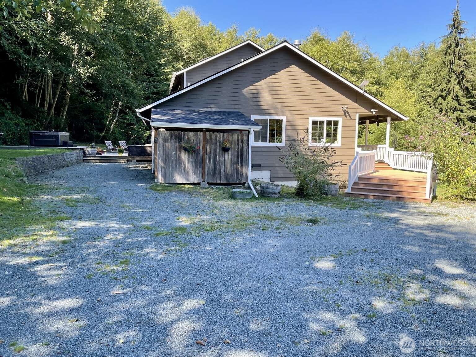 2497 Goss Ridge Road Property Photo 8