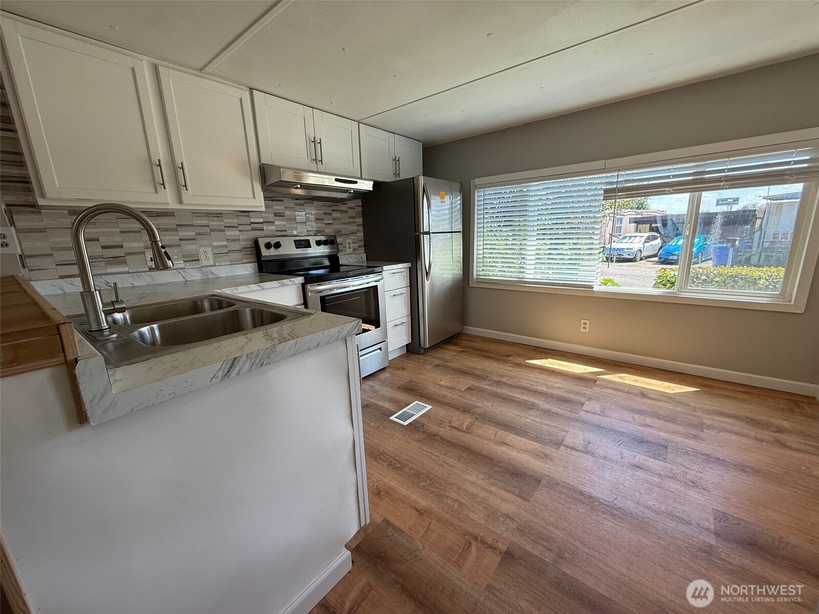 7121 49th Street 38 Property Photo 6