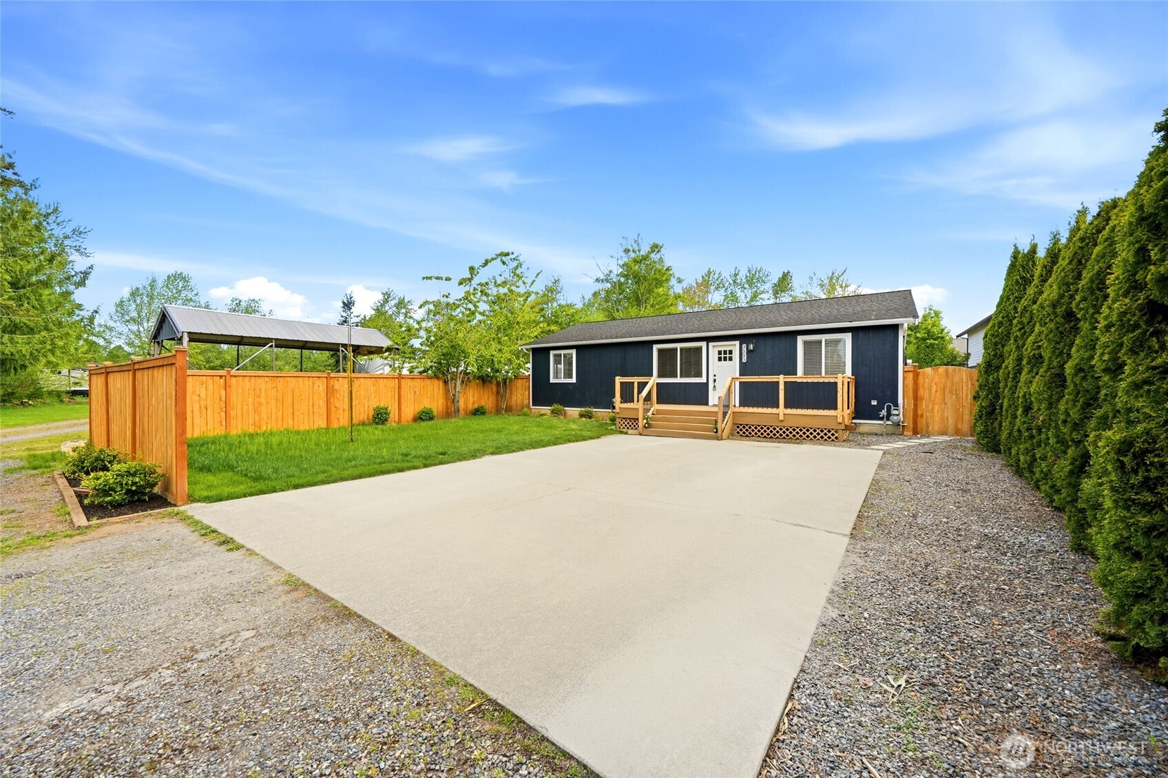 3523 Bennett Drive Property Photo 3