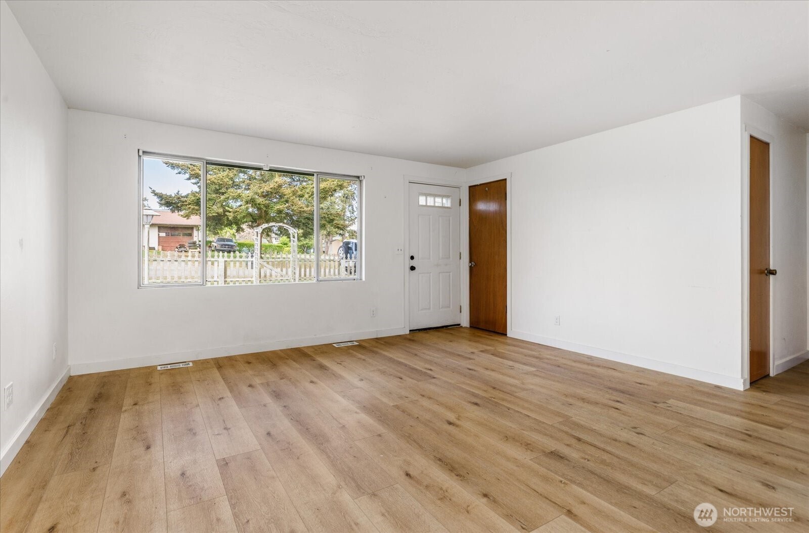 1167 Sparrow Drive Property Photo 2