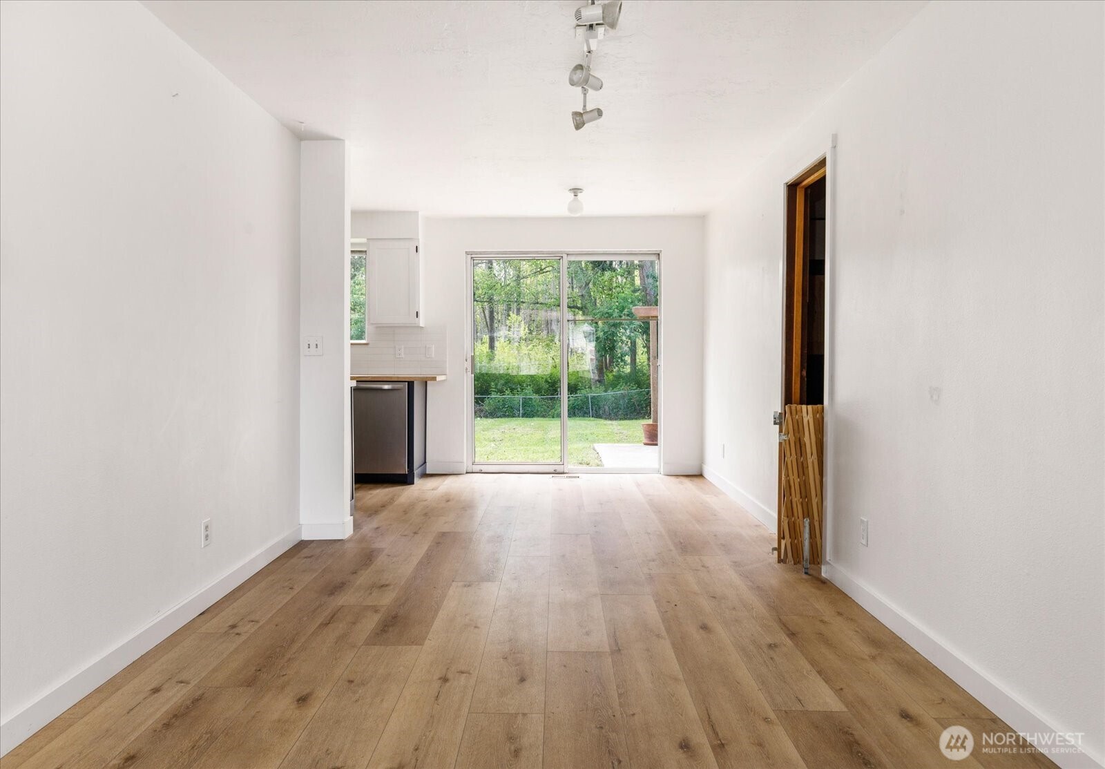 1167 Sparrow Drive Property Photo 3