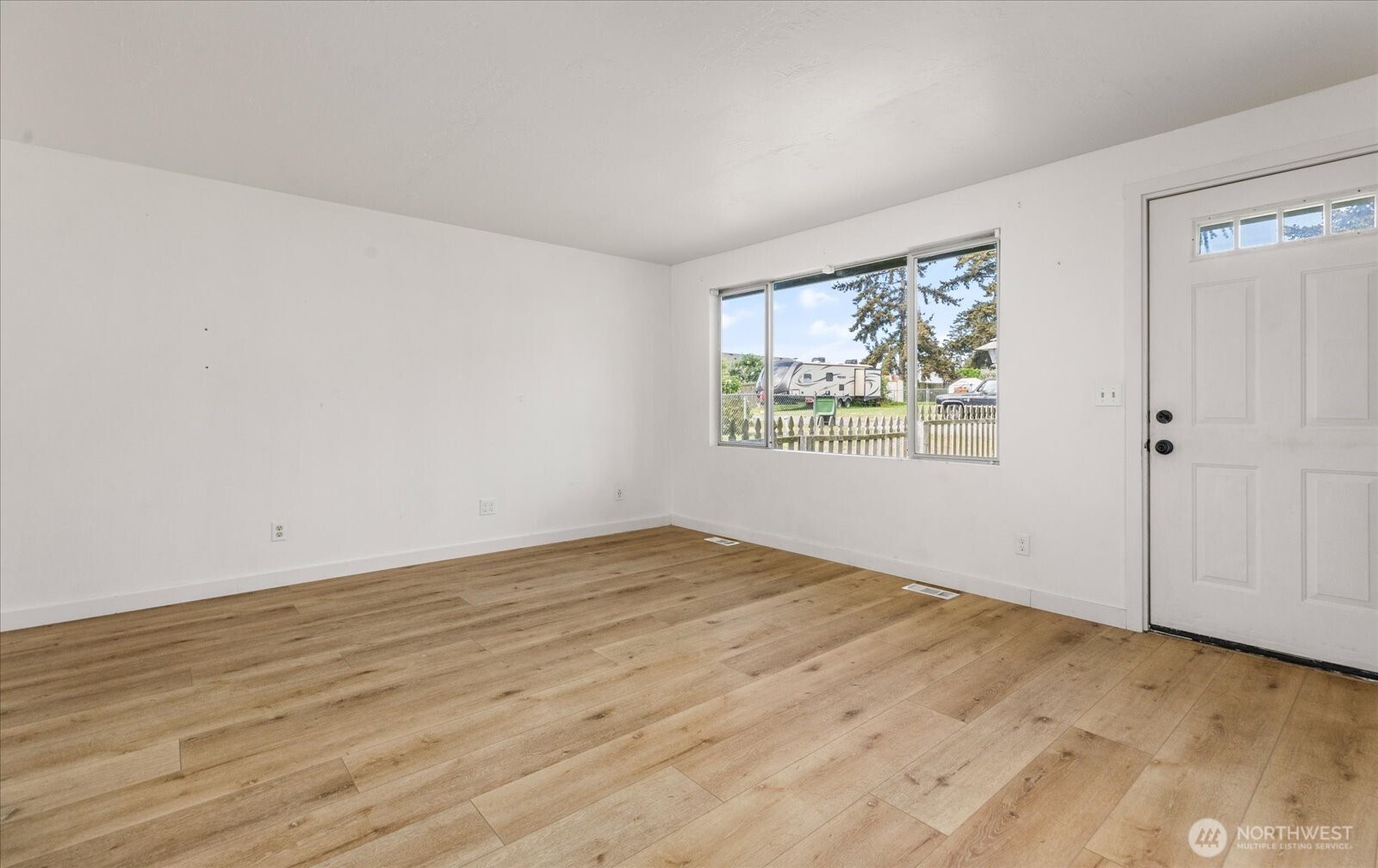 1167 Sparrow Drive Property Photo 4