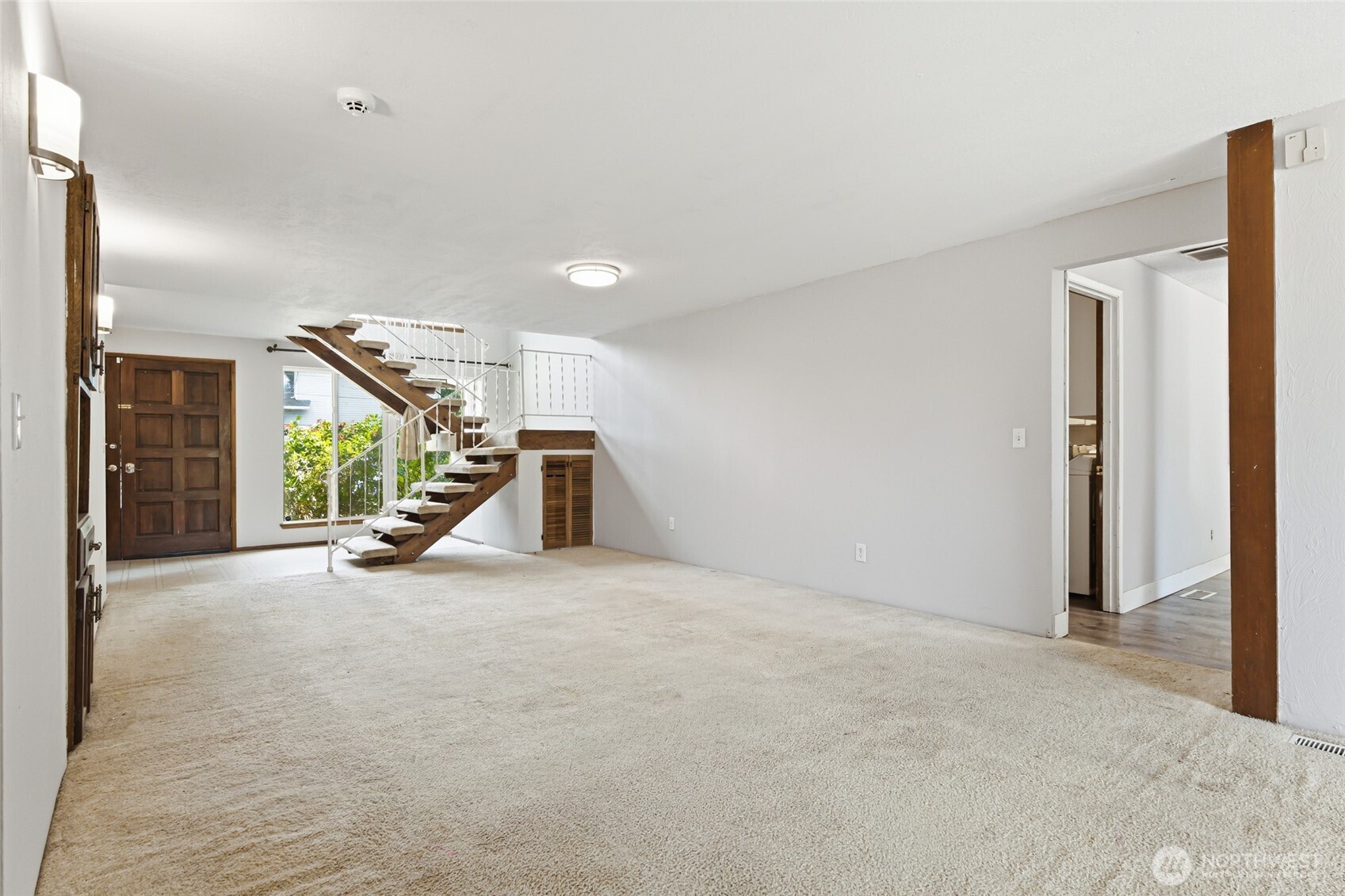 2735 26th Street Property Photo 4