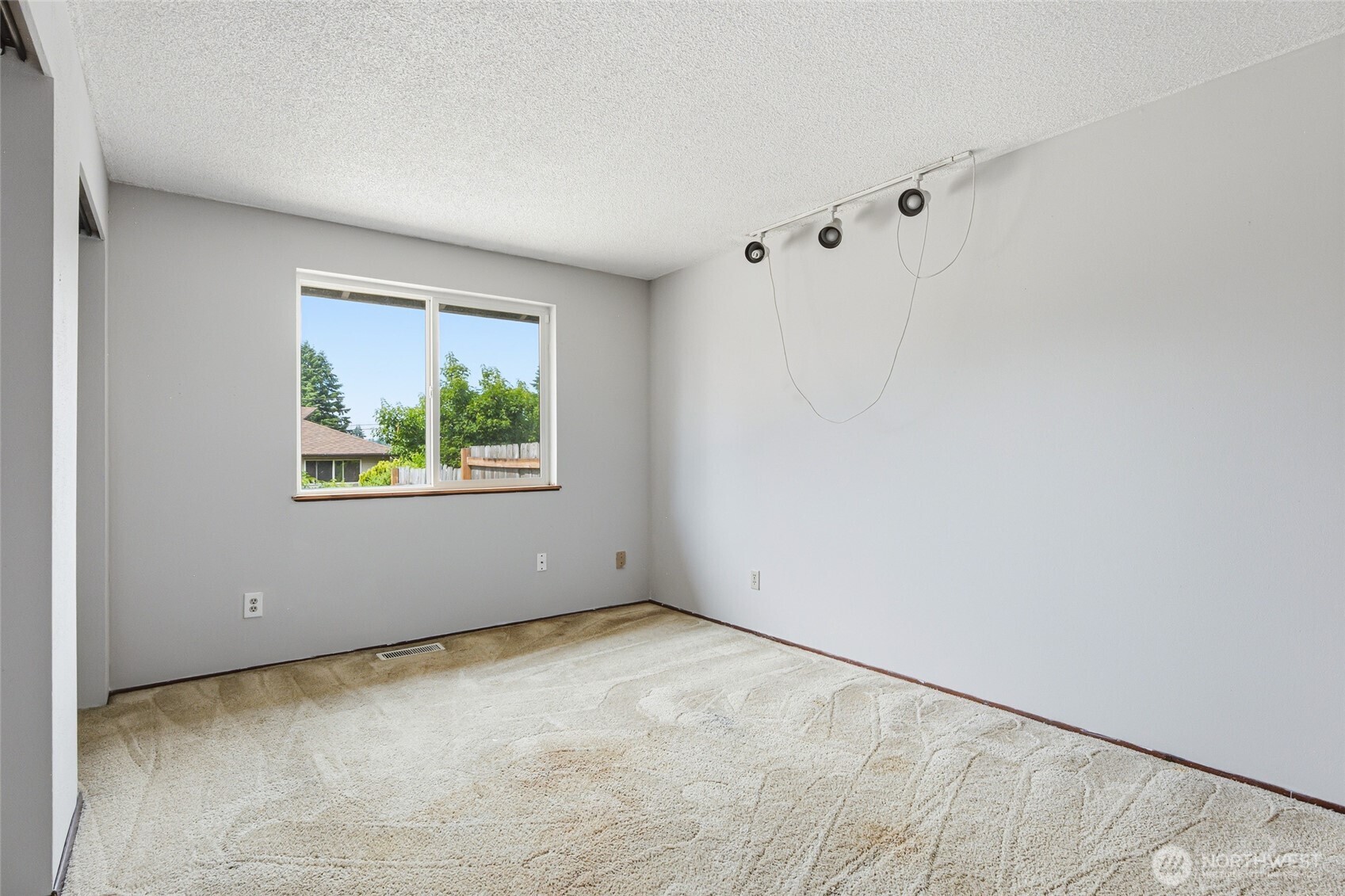 2735 26th Street Property Photo 16