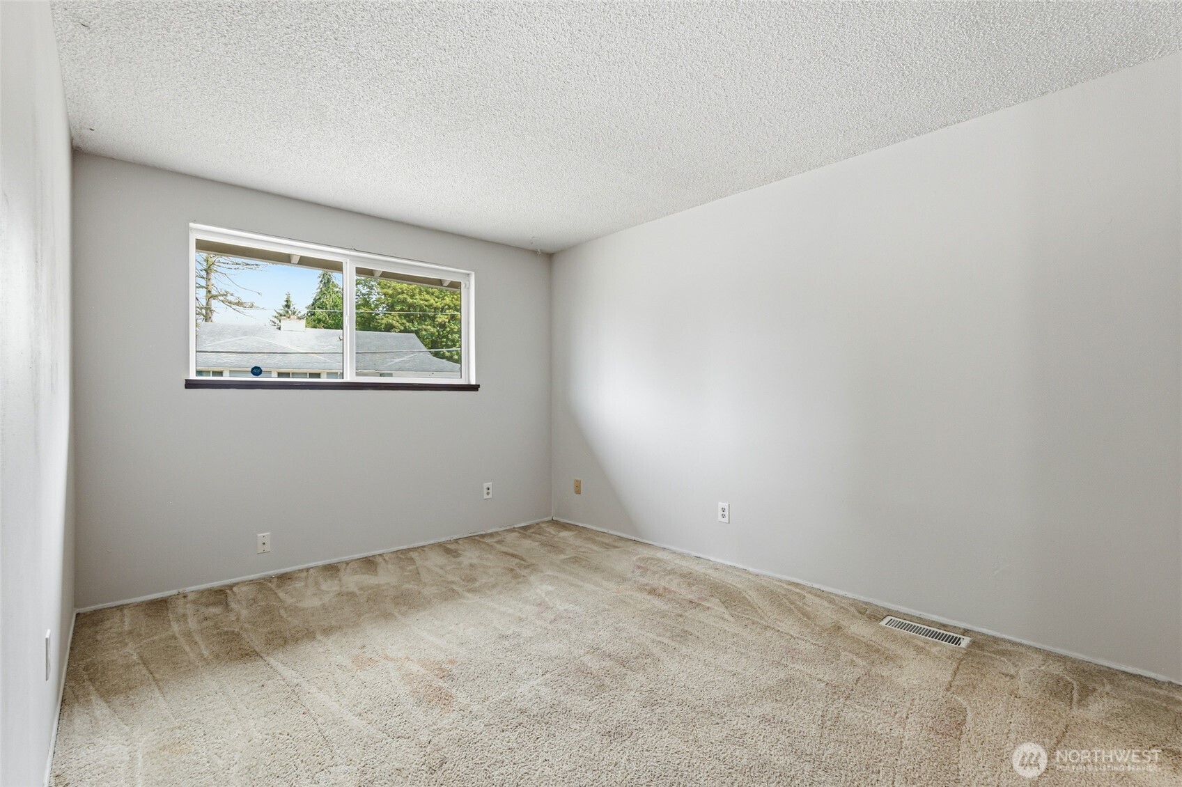 2735 26th Street Property Photo 18