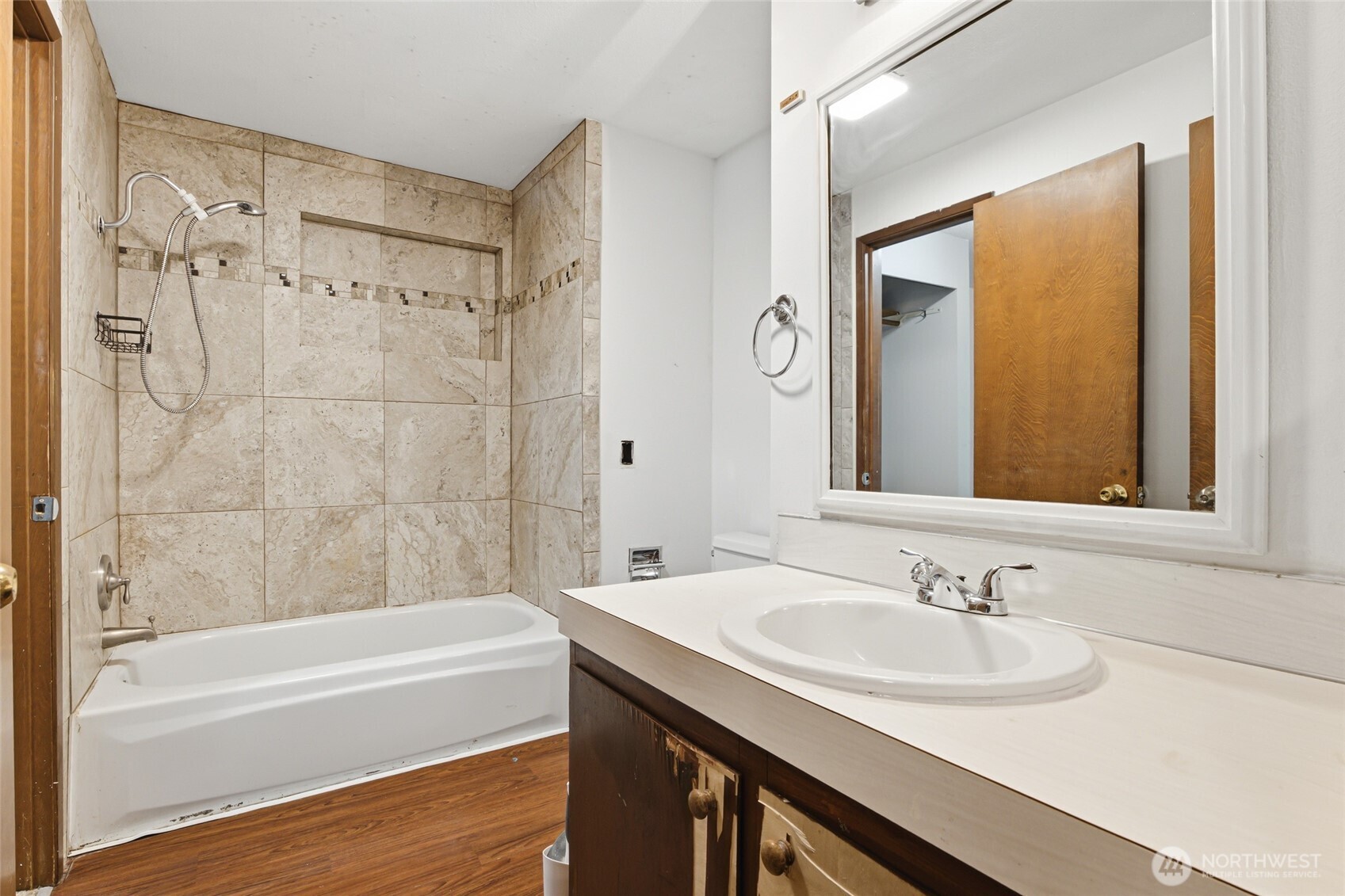 2735 26th Street Property Photo 20