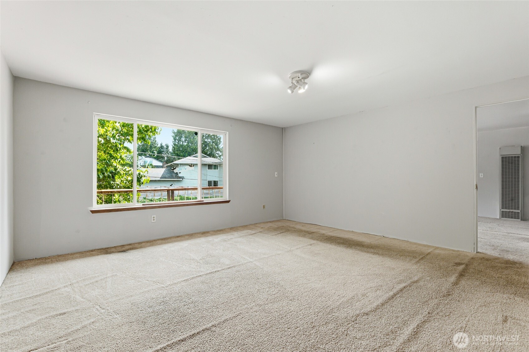 2735 26th Street Property Photo 24