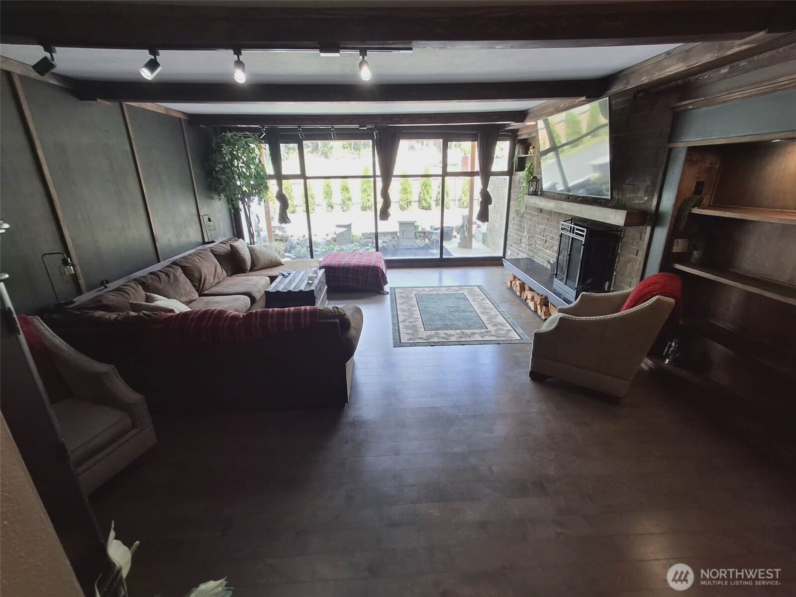 310 W Pine Street Property Photo 6