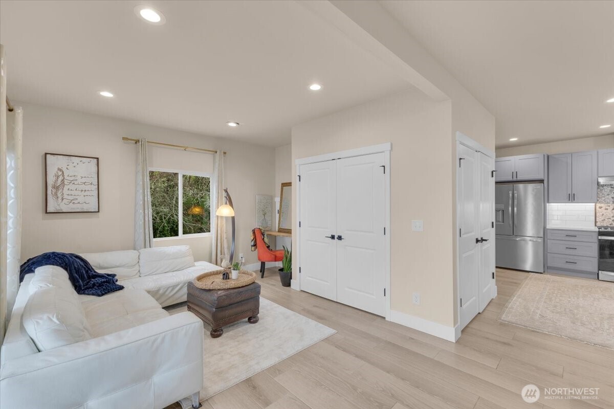 1273 Beach Drive Property Photo 10