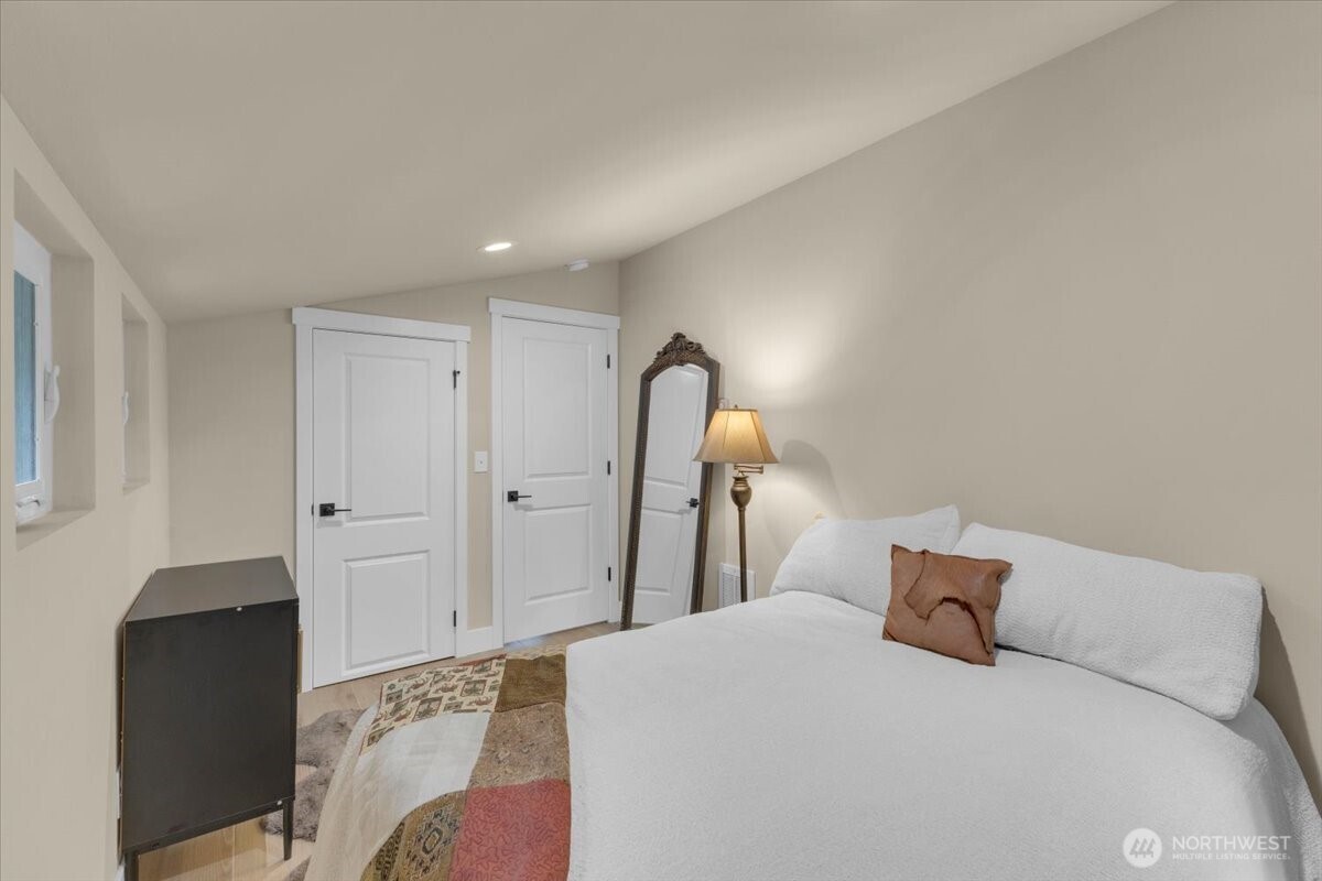 1273 Beach Drive Property Photo 32