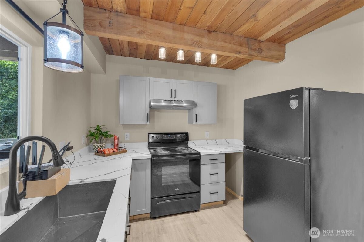 1273 Beach Drive Property Photo 36