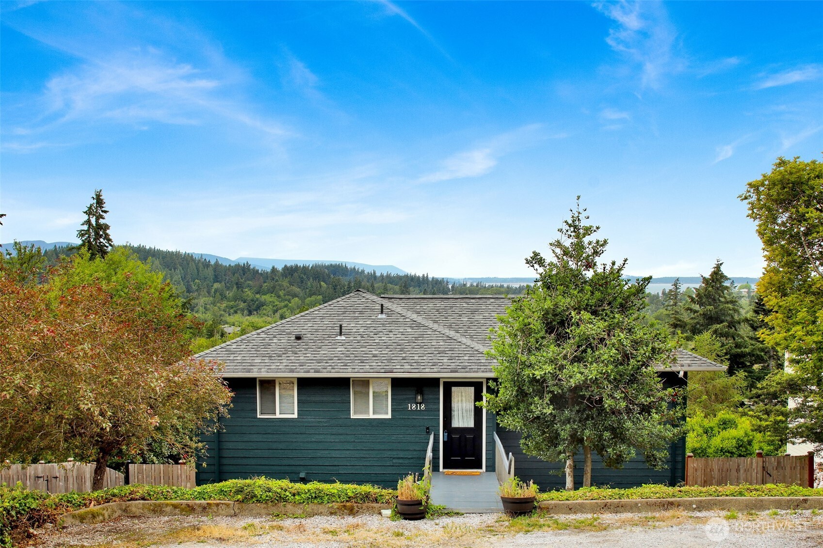 1818 35th Street Property Photo 3