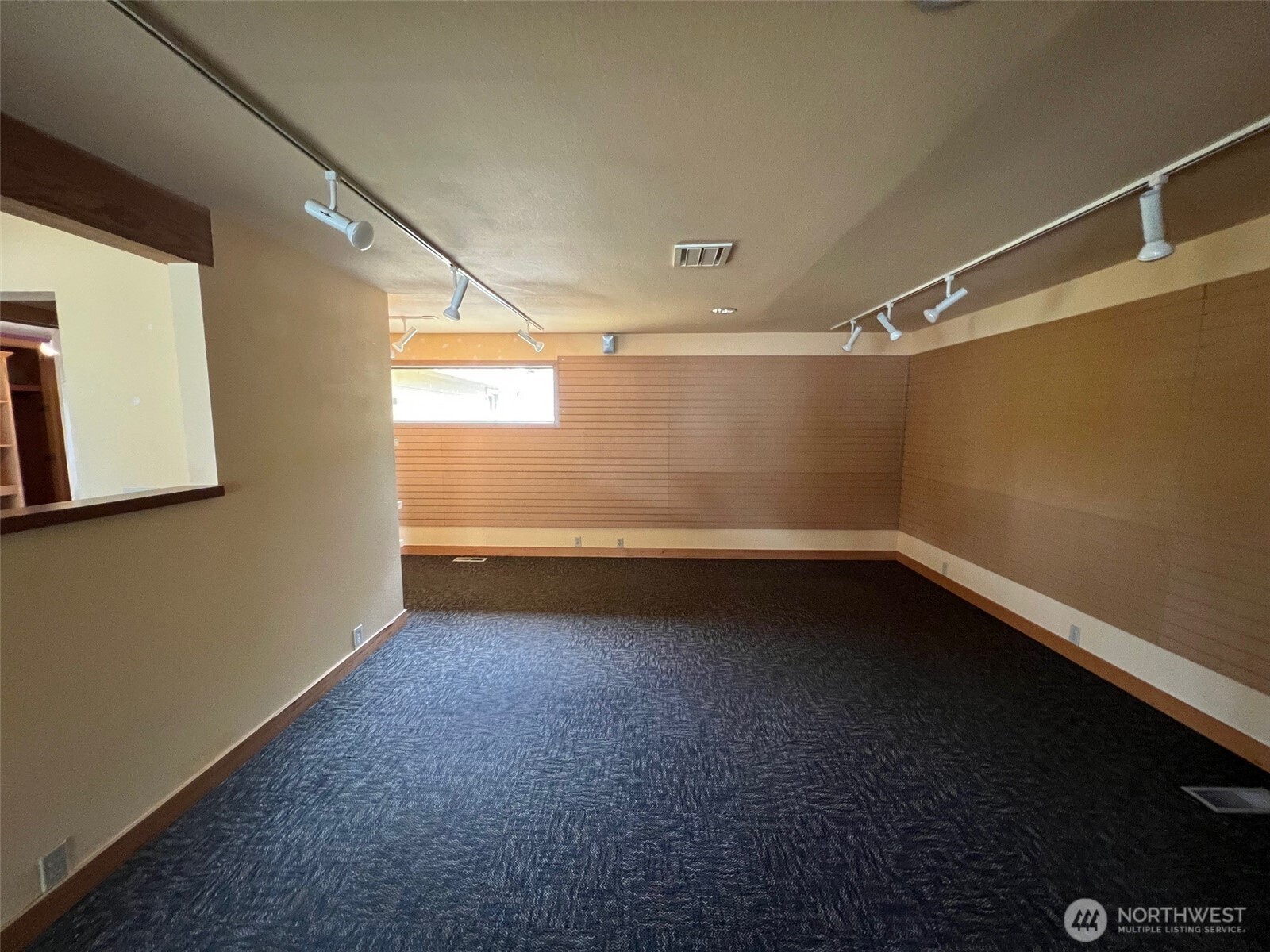 6915 Evergreen Way Property Photo 3