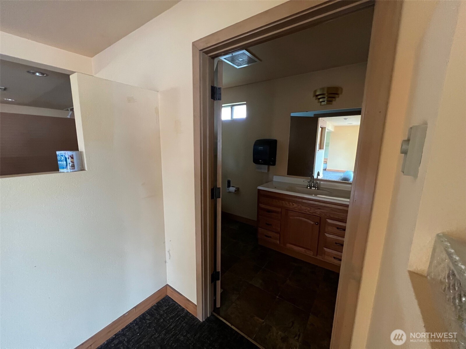 6915 Evergreen Way Property Photo 4