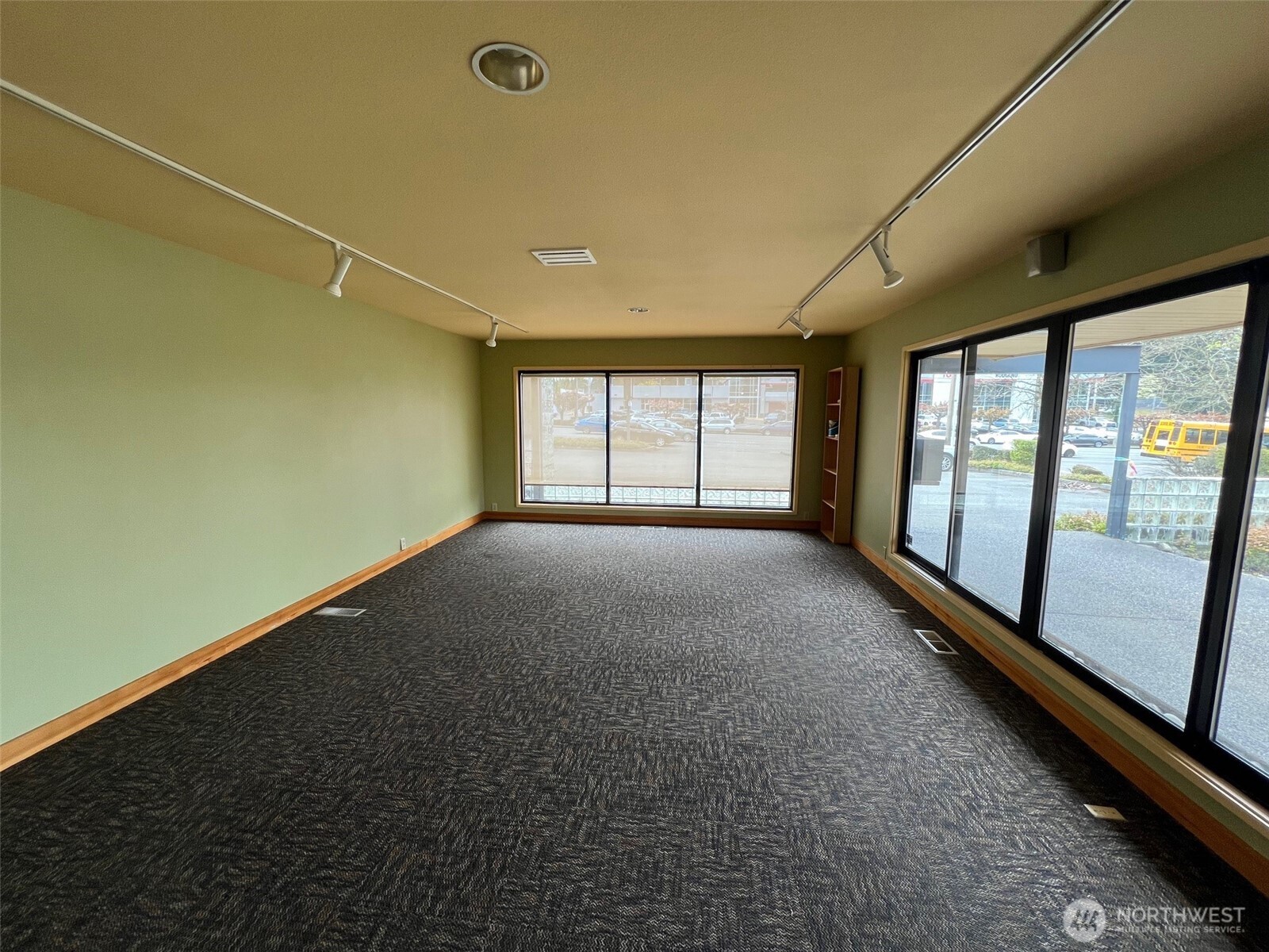 6915 Evergreen Way Property Photo 5