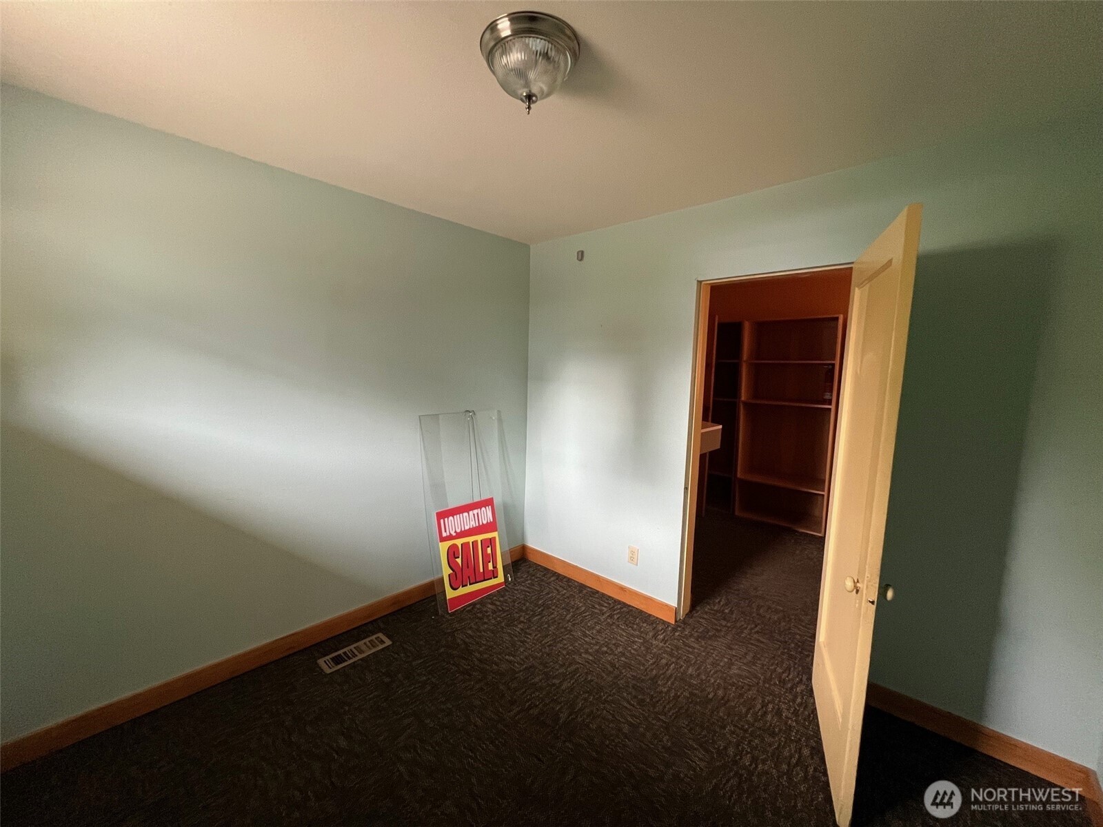 6915 Evergreen Way Property Photo 12