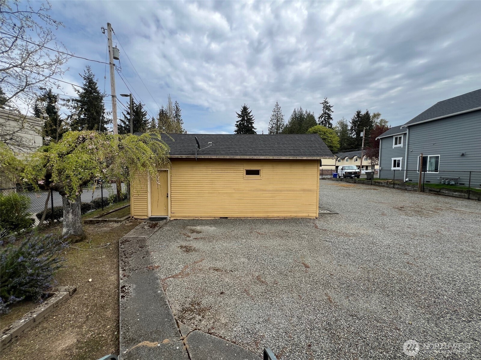6915 Evergreen Way Property Photo 13