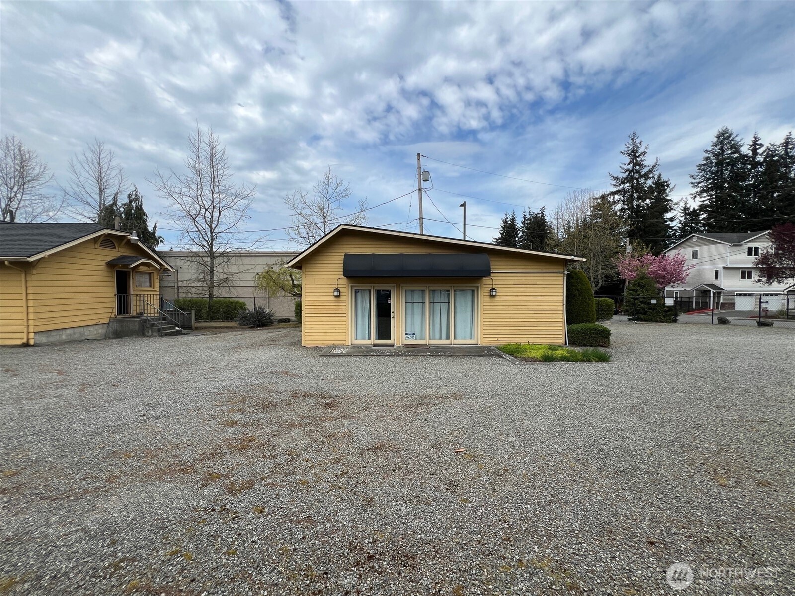 6915 Evergreen Way Property Photo 14