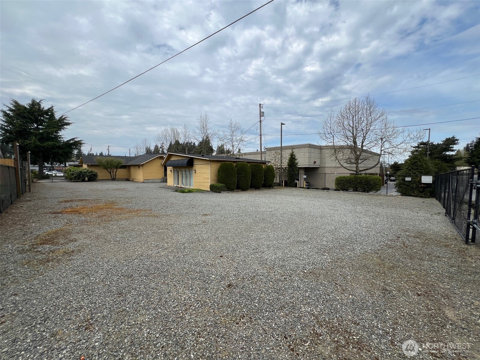 6915 Evergreen Way Property Photo 15