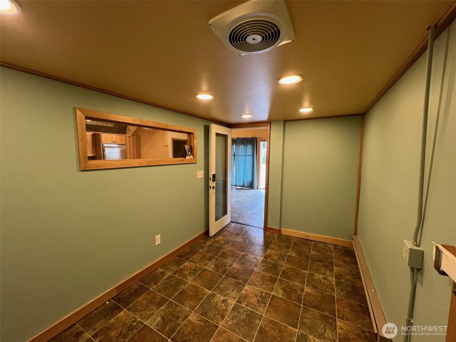 6915 Evergreen Way Property Photo 18