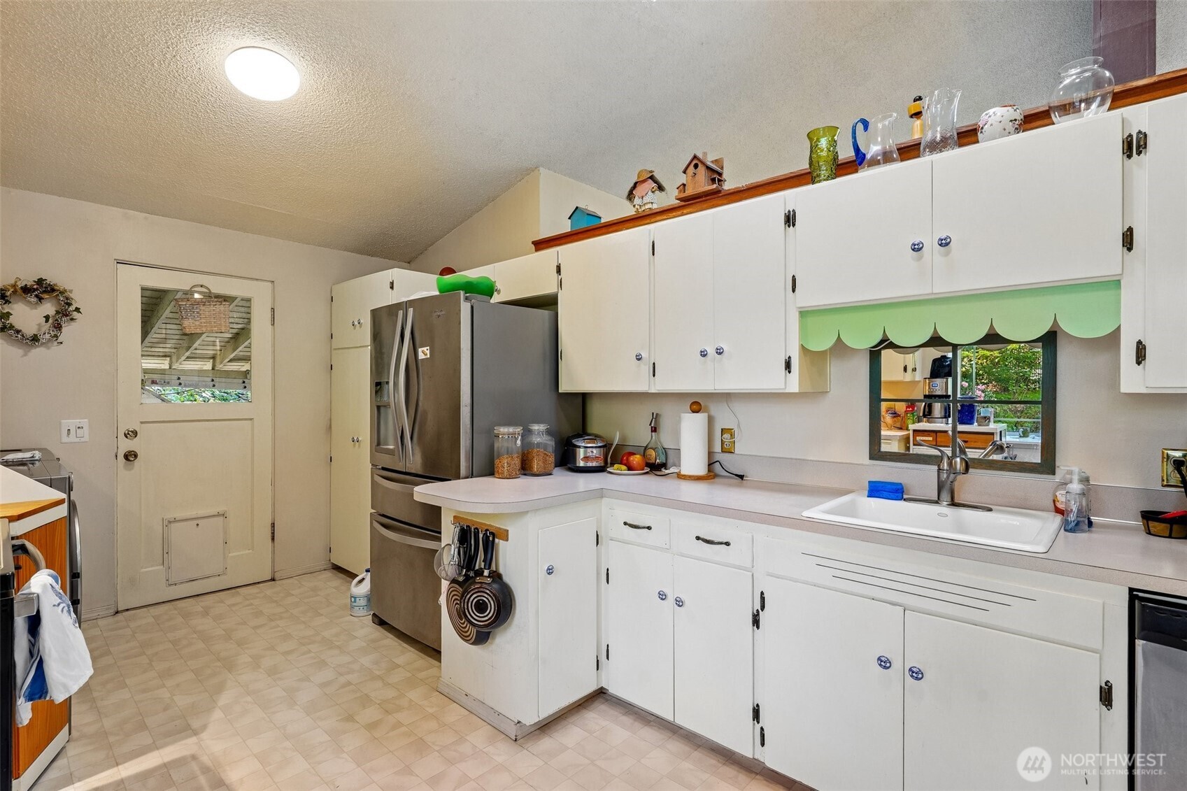 1606 153rd Avenue Property Photo 8