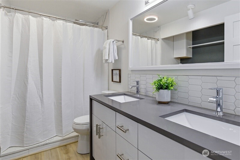 11630 Ne 70th Place Unit D Property Photo 13