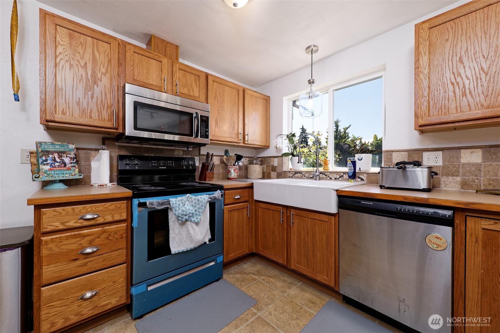 361 N North Hill Road Property Photo 12