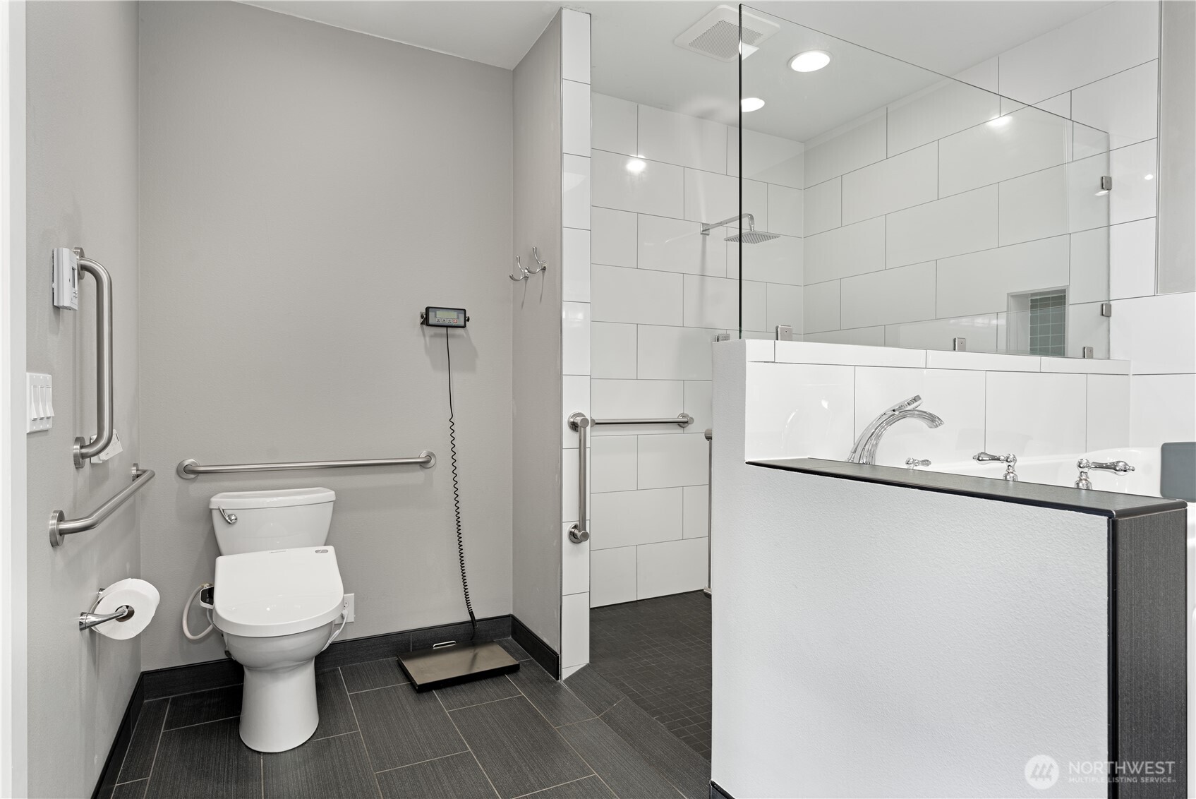 1253 Beach Drive Property Photo 18