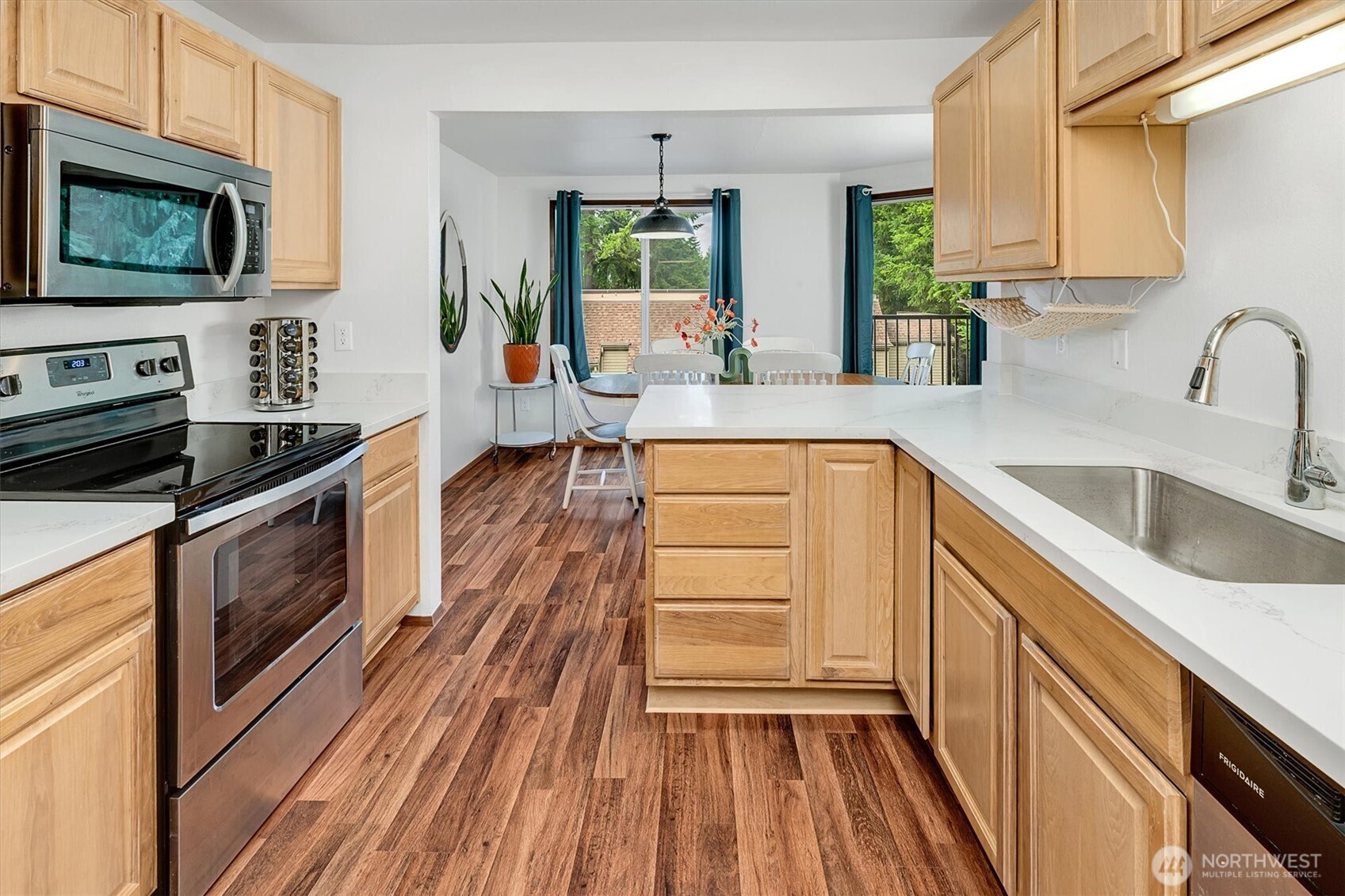 921 Pershing Ave 101 Property Photo 6