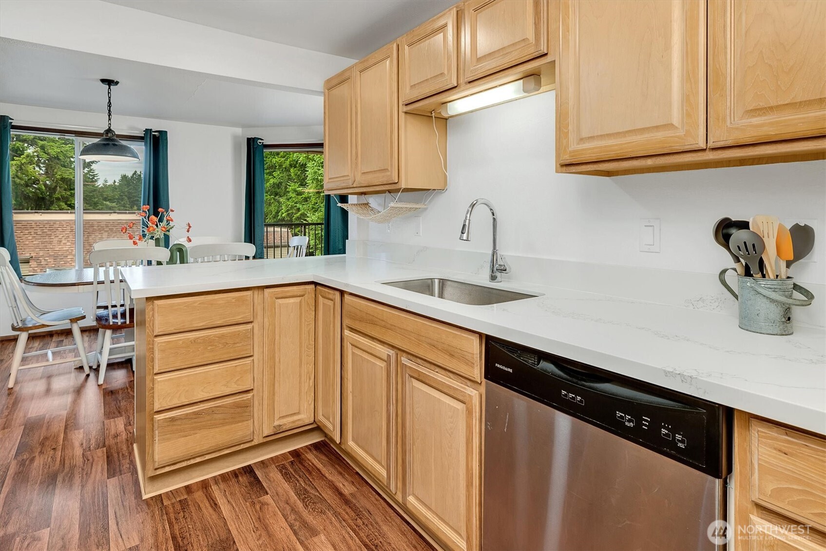 921 Pershing Ave 101 Property Photo 7
