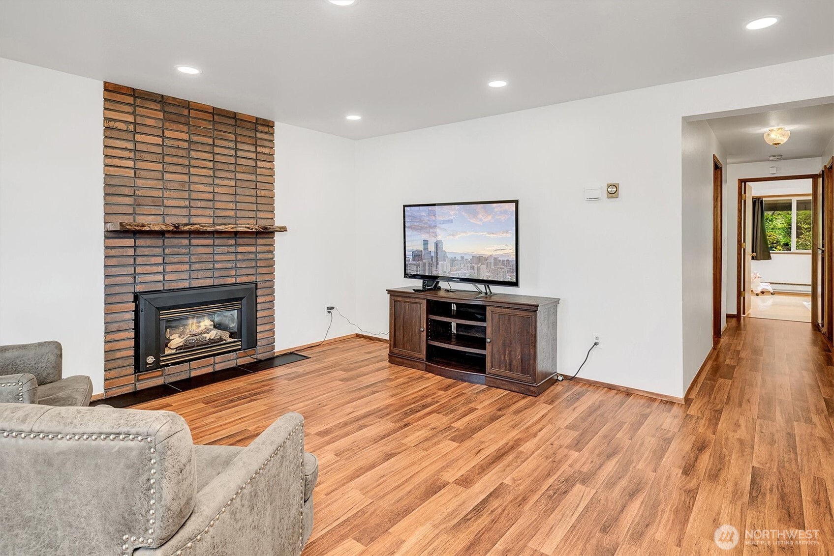 921 Pershing Ave 101 Property Photo 14