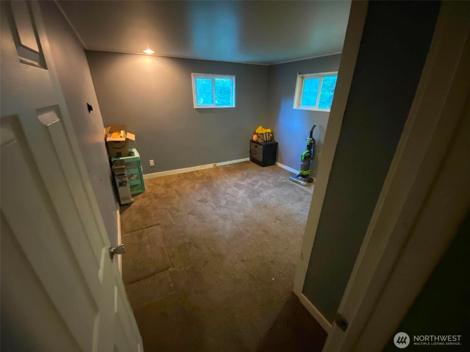 292921 Highway 101 Property Photo 2