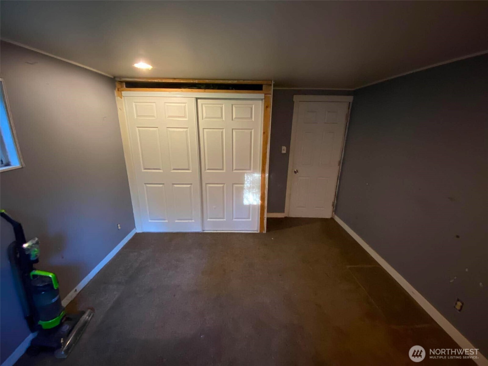 292921 Highway 101 Property Photo 4